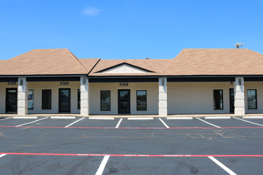 28709-28765 IH-10 Fwy, Boerne, TX à louer - Photo de l’immeuble – Image 2 sur 9