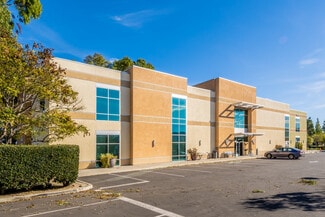 Plus de détails pour 10601 Walker St, Cypress, CA - Coworking à louer