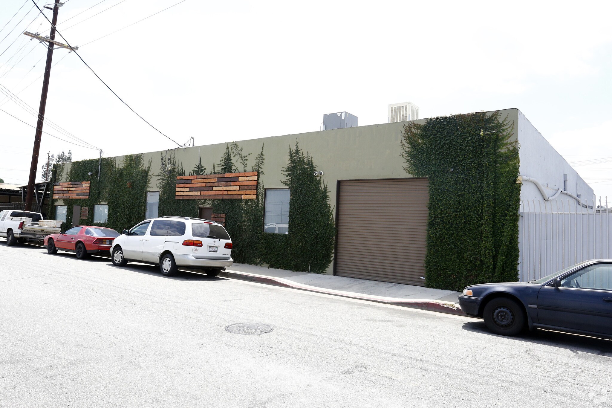 14122 Aetna St, Van Nuys, CA à louer Photo de l’immeuble– Image 1 sur 84