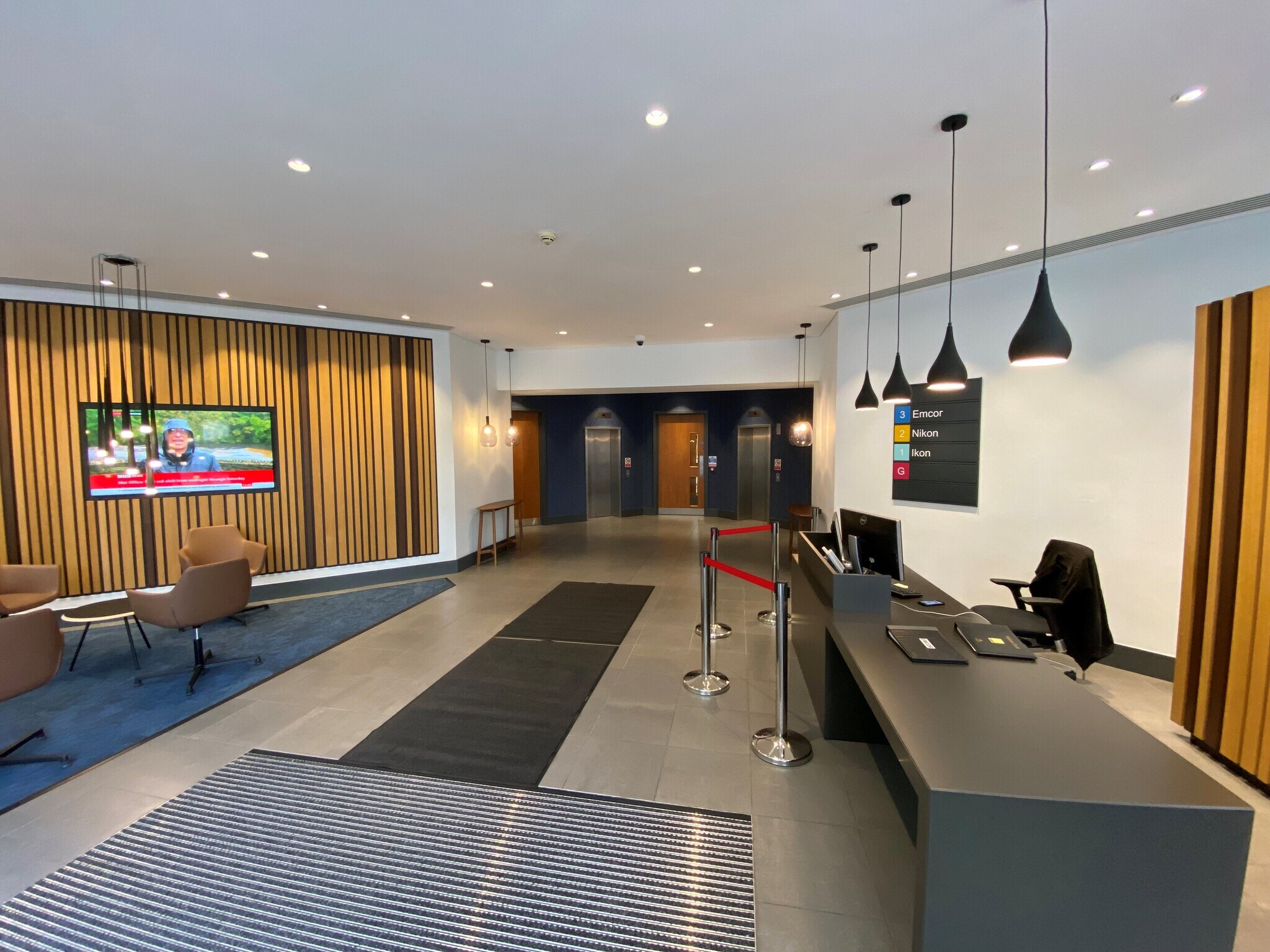 1 The Crescent, Surbiton à louer Photo intérieure– Image 1 sur 4