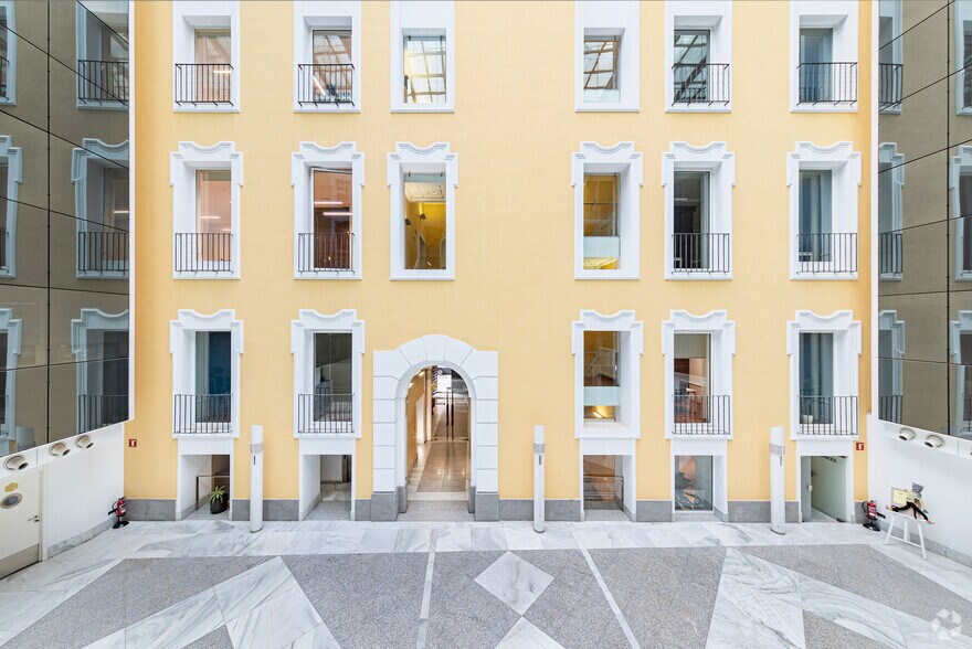 Carrera de San Jerónimo, 15, Madrid, Madrid à louer - Photo de l’immeuble – Image 3 sur 19