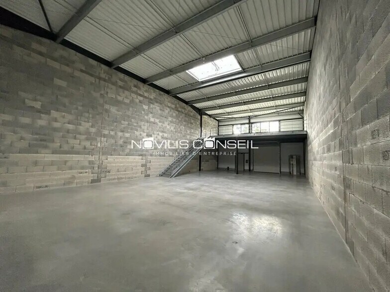 Local d'activités dans Montauban à vendre - Photo de l’immeuble – Image 3 sur 13