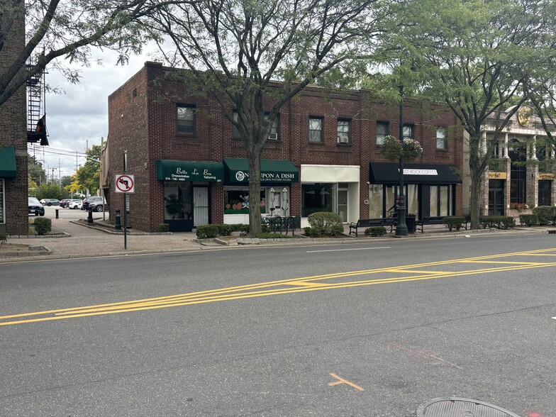 653-661 Franklin Ave, Garden City, NY à louer - Photo de l’immeuble – Image 3 sur 5