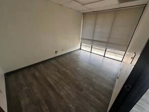 15500 Erwin St, Van Nuys, CA à louer Photo intérieure– Image 2 sur 6