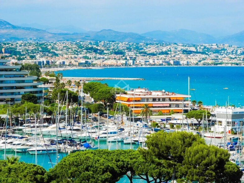Local commercial dans Villeneuve-Loubet à vendre - Aérien – Image 2 sur 3