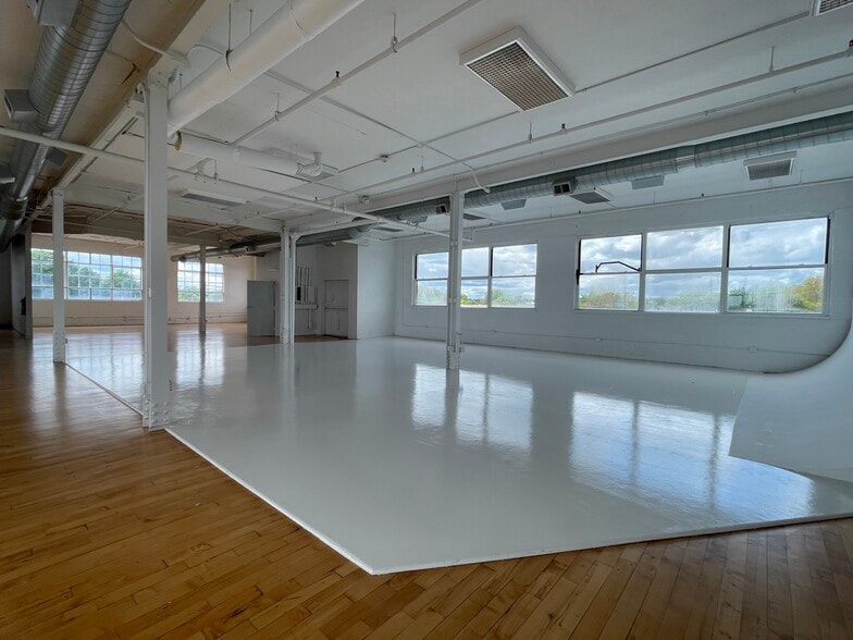 217 California St, Newton, MA à louer - Photo de l’immeuble – Image 3 sur 14