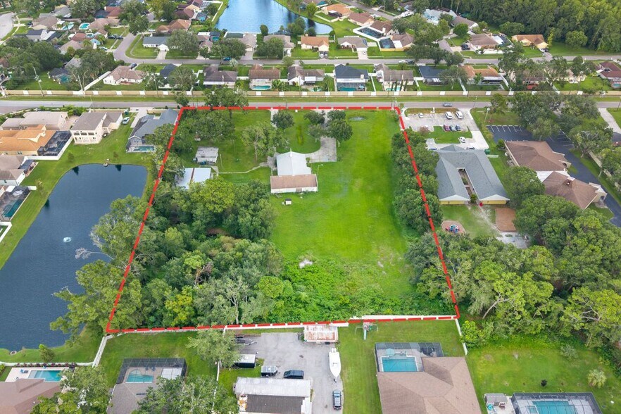 15402 Casey Rd, Tampa, FL à vendre - Photo de l’immeuble – Image 3 sur 9