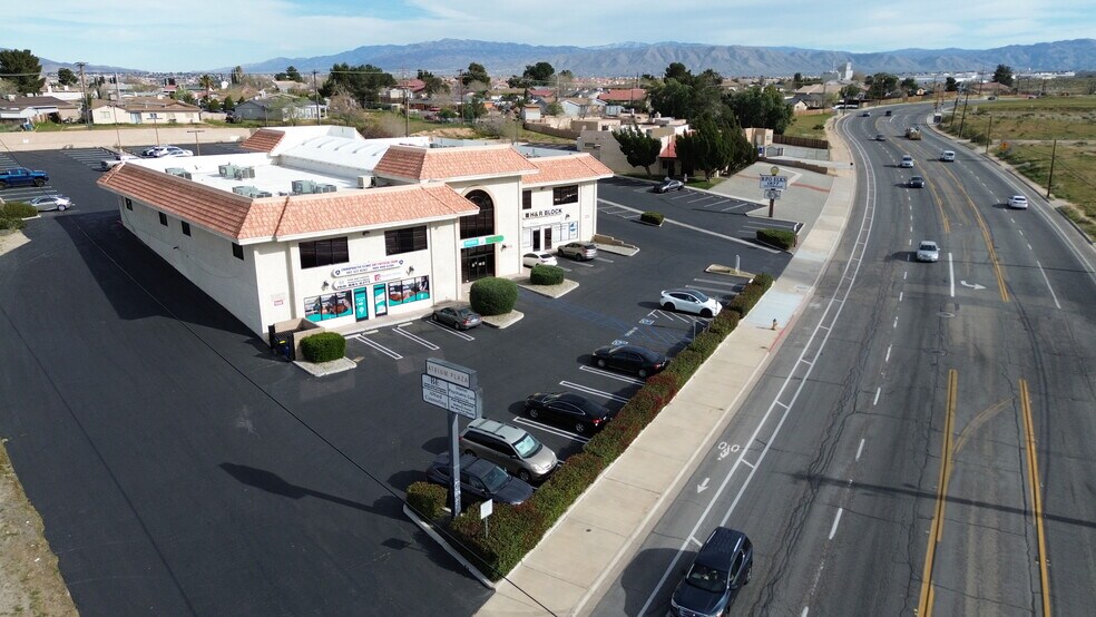 14075 Hesperia Rd, Victorville, CA à vendre - Photo de l’immeuble – Image 3 sur 49