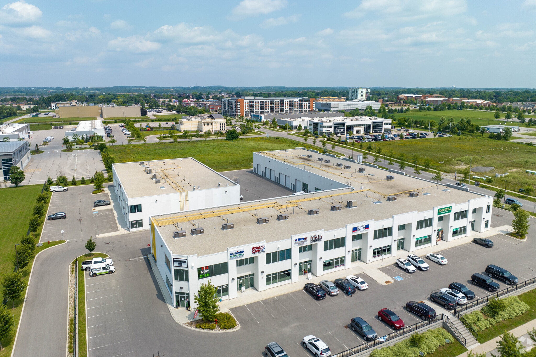 200 Mostar St, Whitchurch-Stouffville, ON à louer Photo principale– Image 1 sur 3