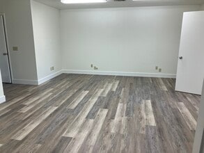 102 N Country Road 470, Lake Panasoffkee, FL à louer Photo de l’immeuble– Image 1 sur 5