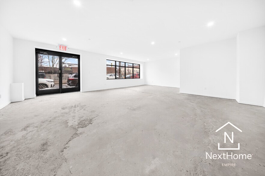 15011 41st Ave, Flushing, NY à louer - Photo de l’immeuble – Image 3 sur 9