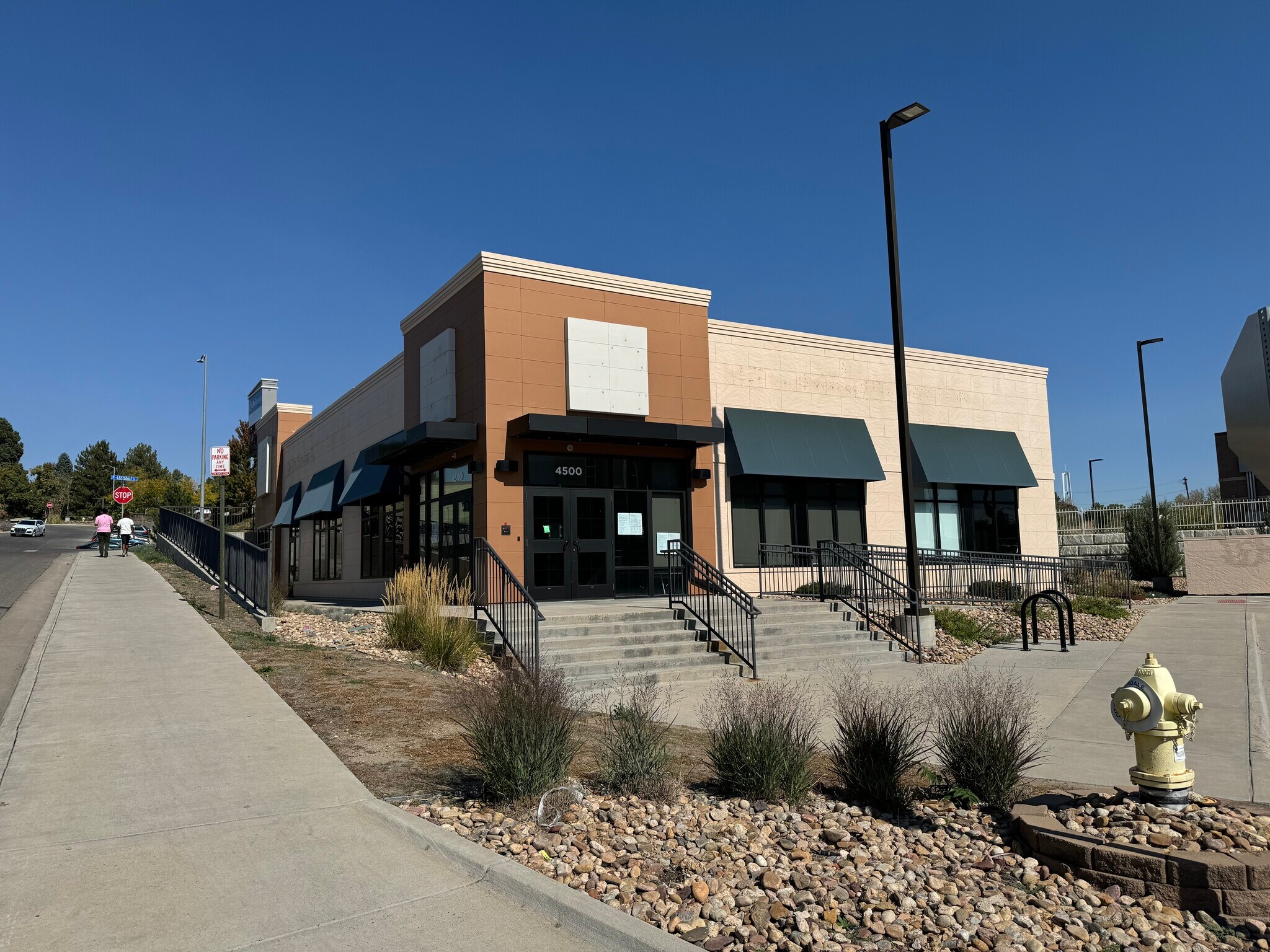 4500 Leetsdale Dr, Glendale, CO à louer Photo principale– Image 1 sur 2