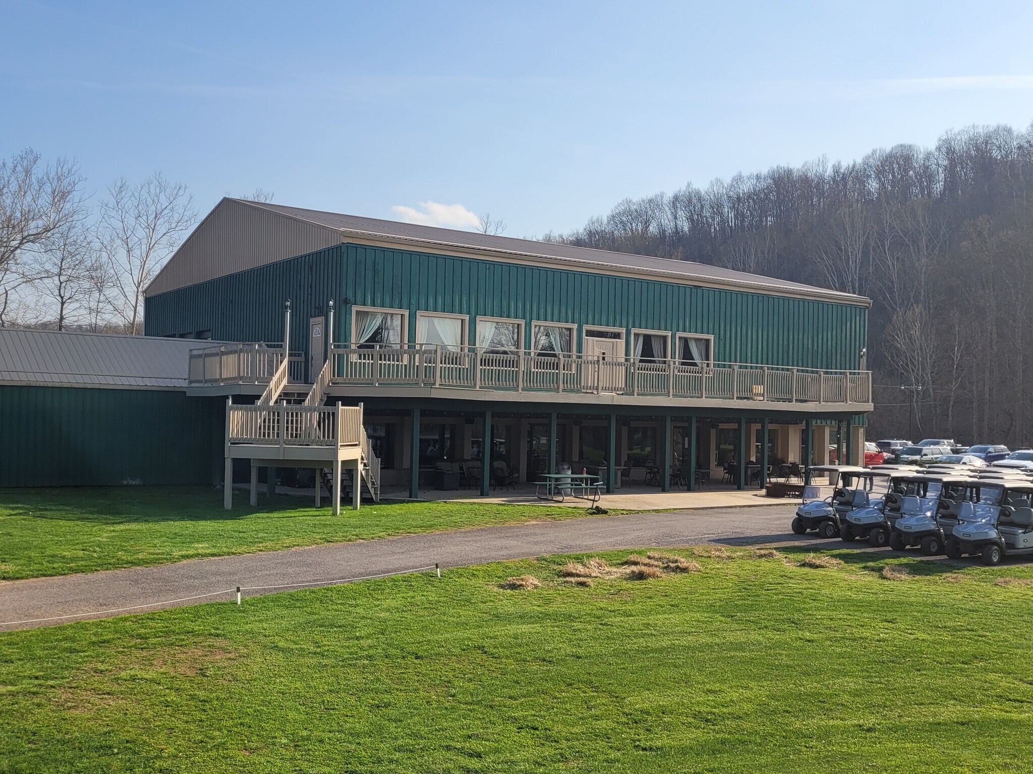 144 Bel Meadow Dr, Mount Clare, WV à vendre Photo de l’immeuble– Image 1 sur 23