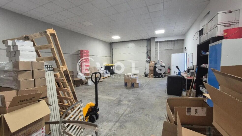 Local d’activités dans Serris à louer - Photo de l’immeuble – Image 3 sur 15