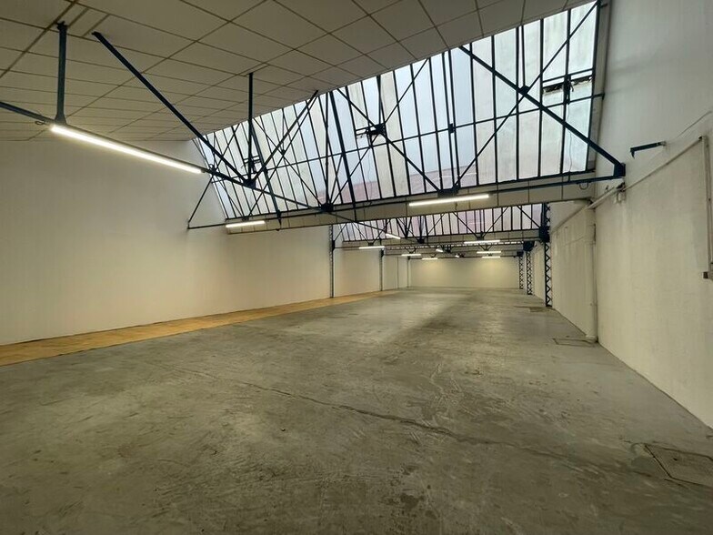Rue Saint Antoine, Montreuil à louer - Photo de l’immeuble – Image 2 sur 7