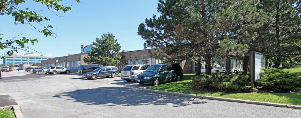 500-560 Gordon Baker Rd, Toronto, ON à louer - Photo de l’immeuble – Image 3 sur 4