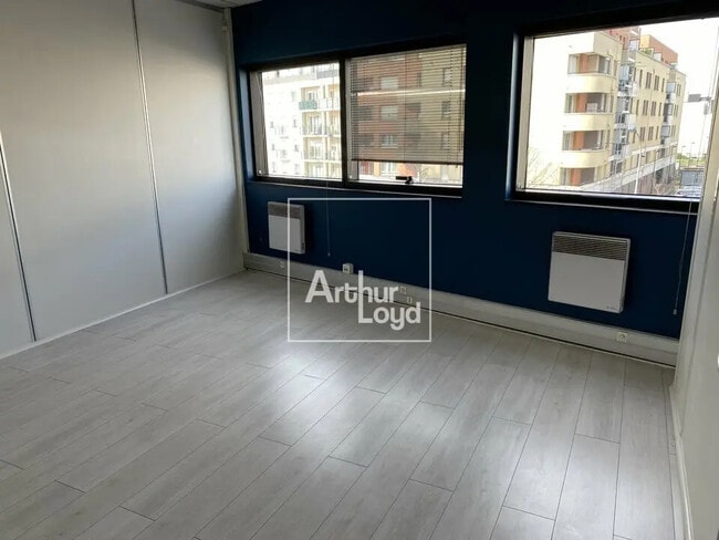 Plus de détails pour Bureau à vendre