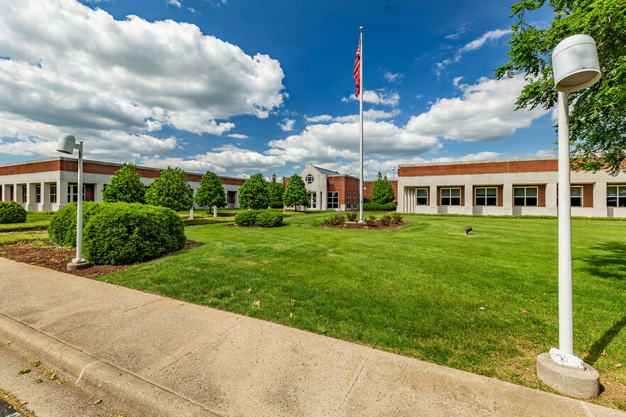 2500 N Memorial Blvd, Murfreesboro, TN à louer - Photo de l’immeuble – Image 1 sur 19
