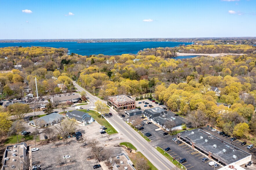 18258 Minnetonka Blvd, Wayzata, MN à louer - Aérien – Image 2 sur 4