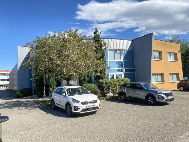 Industriel/Logistique dans Chaponost à vendre - Photo de l’immeuble – Image 1 sur 18