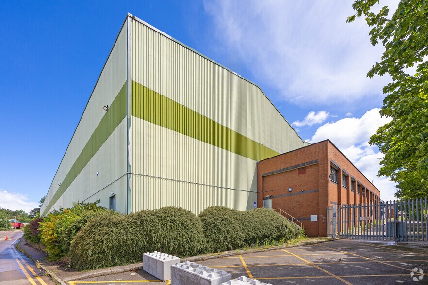 Rotherham Rd, Rotherham à louer - Photo de l’immeuble – Image 2 sur 4