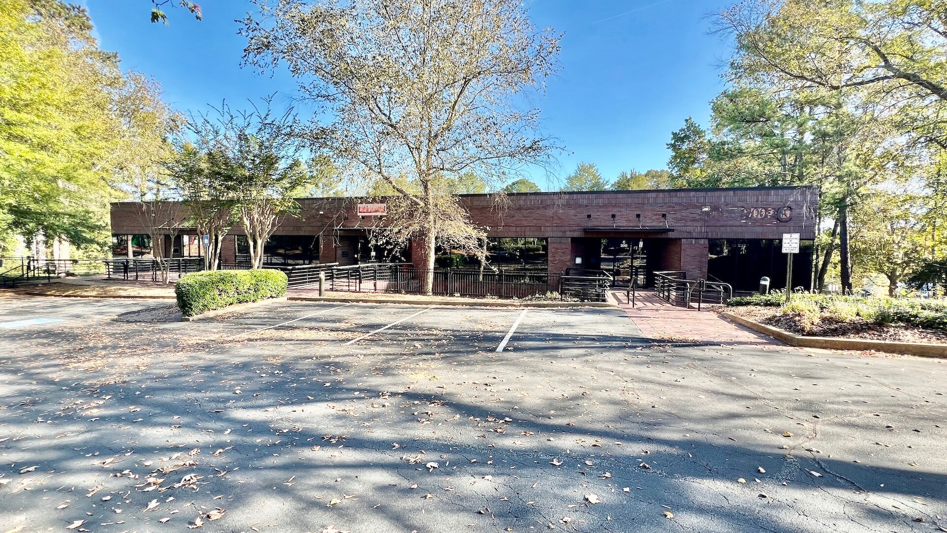 8800 Roswell Rd, Sandy Springs, GA à vendre Photo de l’immeuble– Image 1 sur 55