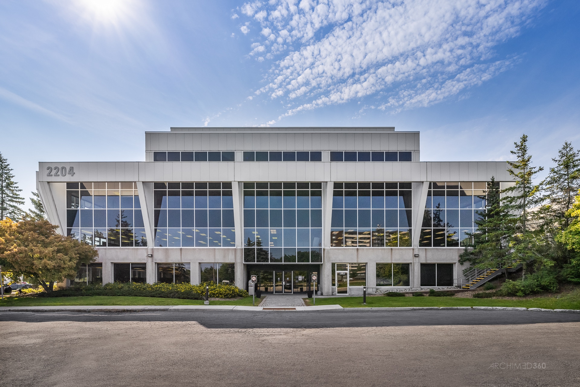 2204 Walkley Rd, Ottawa, ON à louer Photo principale– Image 1 sur 11