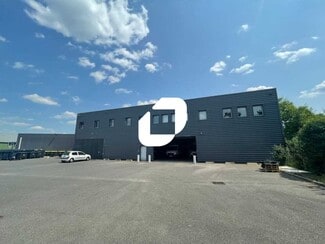 Plus de détails pour 4 Rue Ampère, Magny-en-Vexin - Local d'activités à louer
