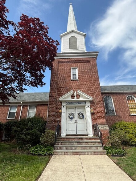 1701 Sycamore St, Haddon Heights, NJ à vendre - Photo de l’immeuble – Image 2 sur 17