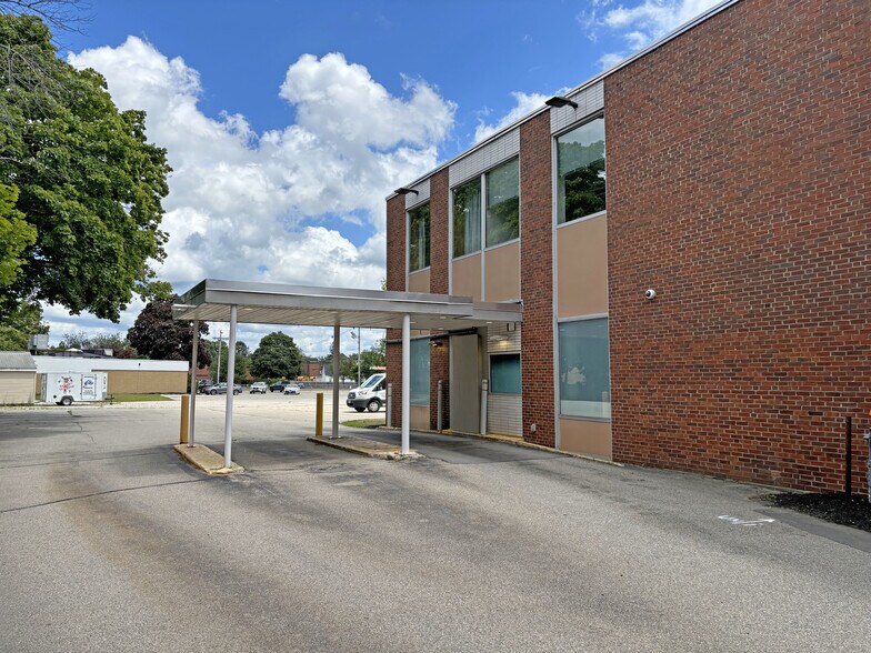 66 S Main St, Rochester, NH à vendre - Photo de l’immeuble – Image 2 sur 4