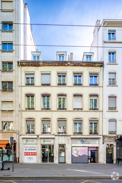 Local commercial dans Lyon à louer - Photo principale – Image 1 sur 1