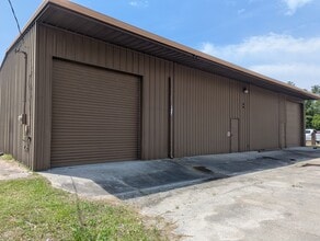 101 Peachtree Dr, Lynn Haven, FL à louer Photo de l’immeuble– Image 1 sur 3