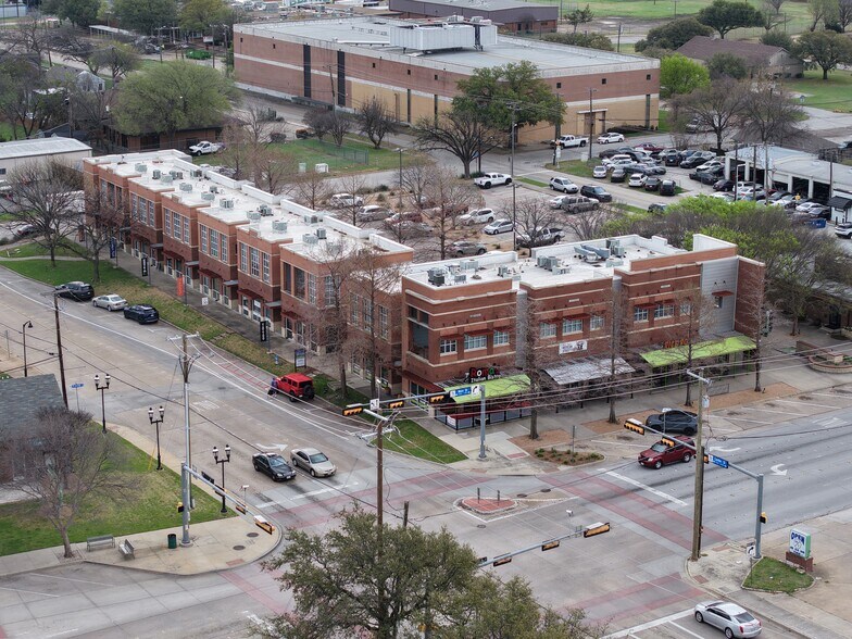100 S Main St, Duncanville, TX à louer - Photo de l’immeuble – Image 3 sur 16