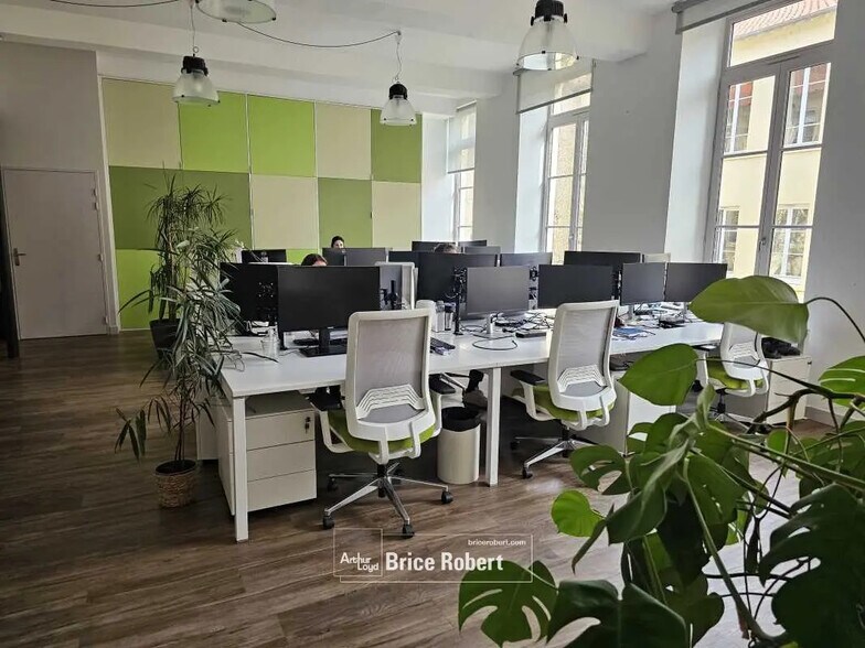 Bureau dans Lyon à louer - Photo de l’immeuble – Image 3 sur 6