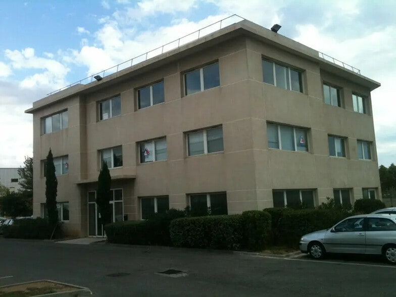 99 Avenue Ibrahim Ali ( 1977-1995), Marseille à louer - Photo de l’immeuble – Image 2 sur 25