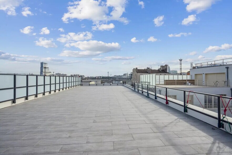 4 Rue Petit, Clichy à louer - Photo de l’immeuble – Image 1 sur 5