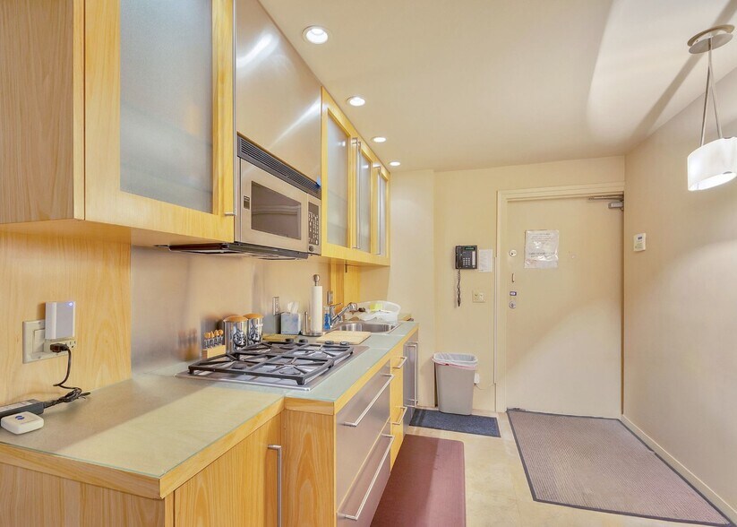 810 S Robertson Blvd, Los Angeles, CA à vendre - Photo intérieure – Image 3 sur 5