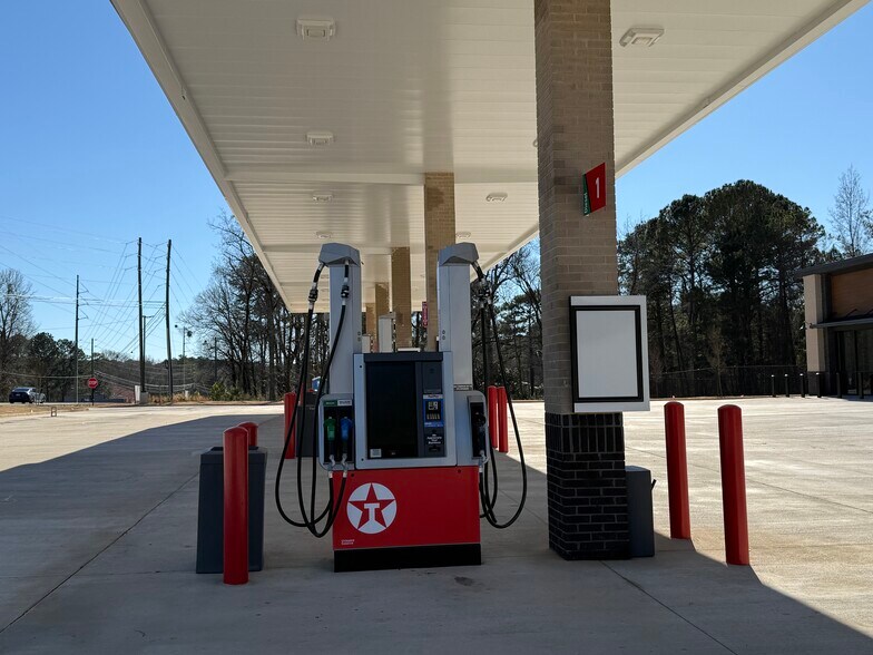 627 Old Phoenix Road, Eatonton, GA à louer - Photo de l’immeuble – Image 3 sur 3