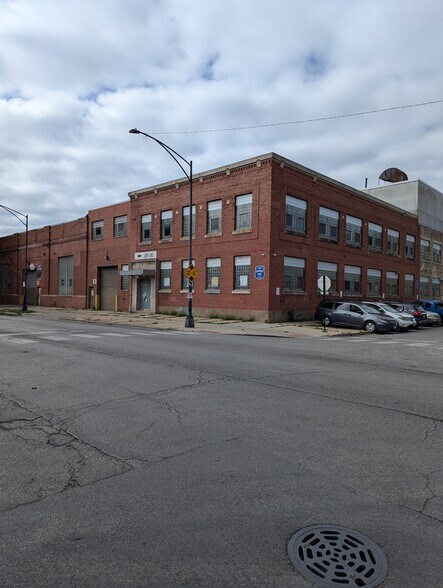 1830-1856 N Kostner Ave, Chicago, IL à vendre - Photo de l’immeuble – Image 1 sur 2