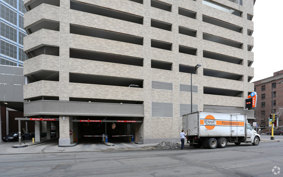 700 5th Ave S, Minneapolis, MN à louer - Photo de l’immeuble – Image 3 sur 4