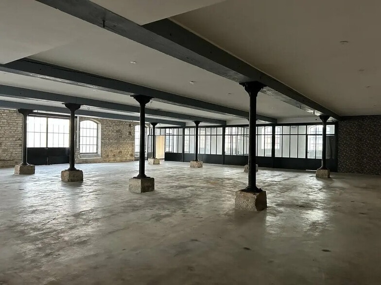 Local d’activités dans Tournus à louer - Photo intérieure – Image 1 sur 6