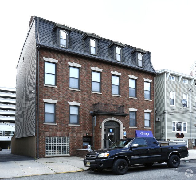 93-94 Bayard St, New Brunswick, NJ à louer - Photo principale – Image 2 sur 2