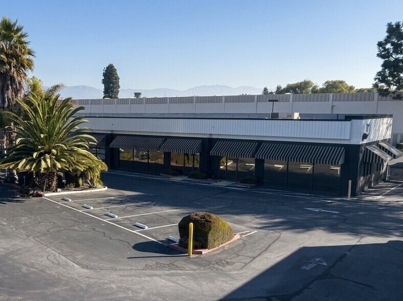 1678 Coleman Ave, Santa Clara, CA à louer - Photo de l’immeuble – Image 3 sur 4