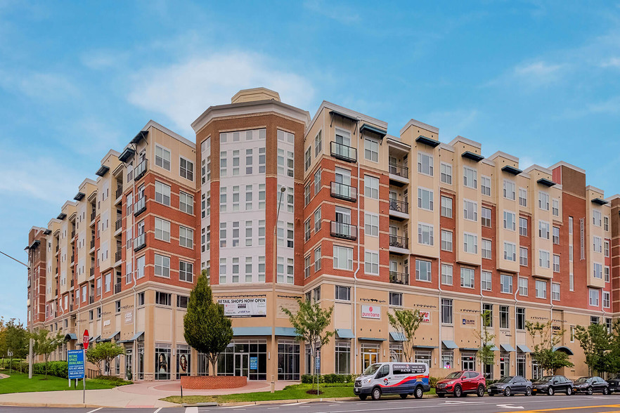 4211 Ridge Top Rd, Fairfax, VA à louer - Photo de l’immeuble – Image 1 sur 25