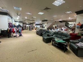 39 Green Lanes Shopping Centre, Barnstaple à louer Photo intérieure– Image 2 sur 3
