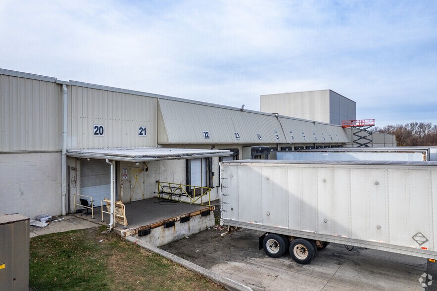 800 Coopertown Rd, Delanco, NJ à louer - Photo de l’immeuble – Image 3 sur 5