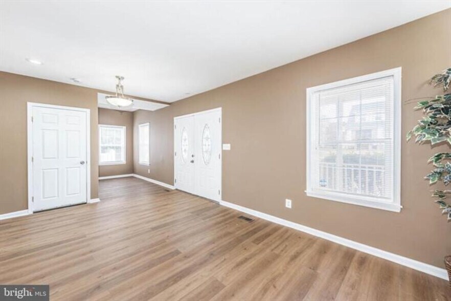 4021 Barrington Rd, Baltimore, MD à vendre - Photo de l’immeuble – Image 3 sur 50