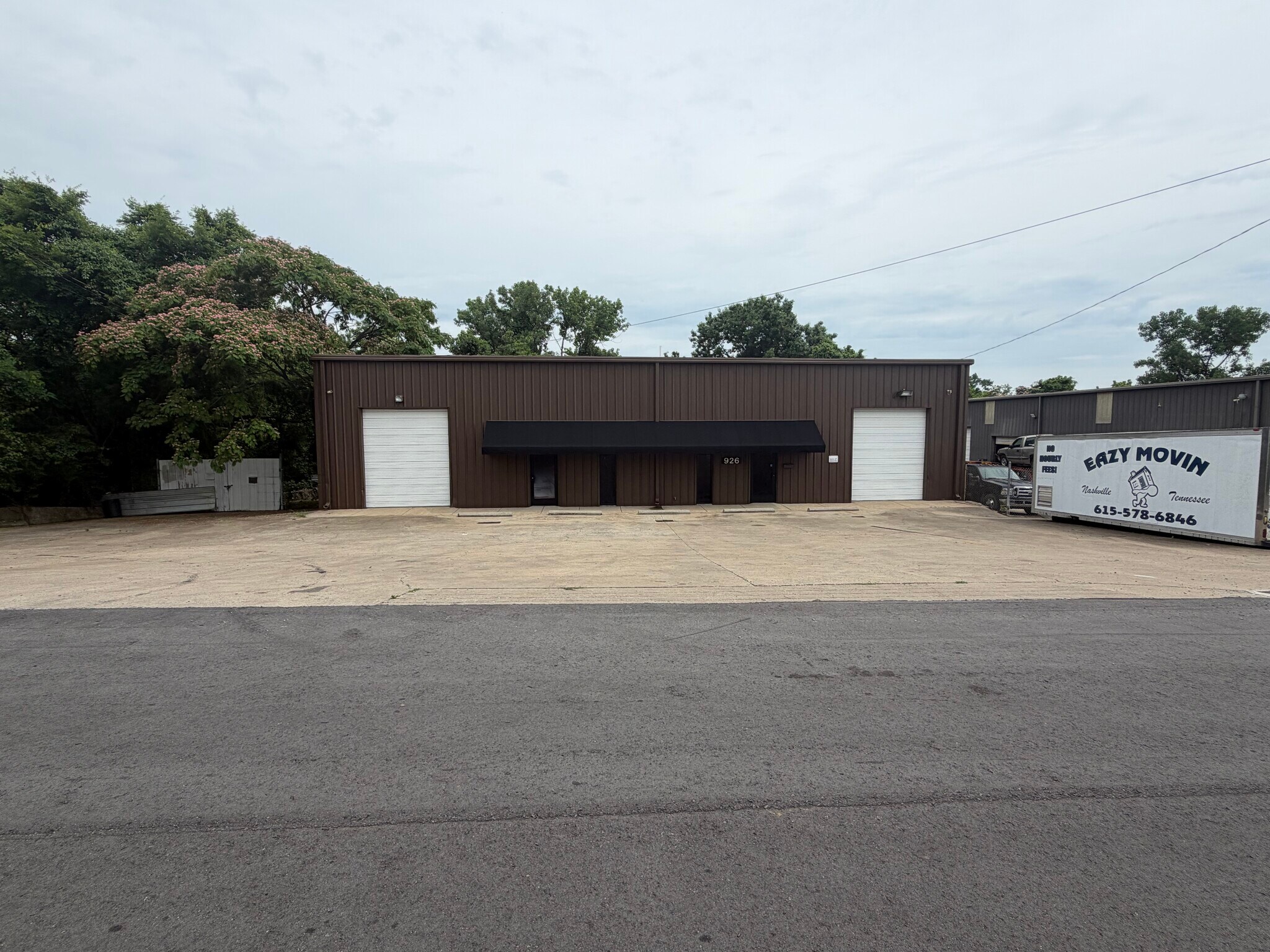 926 Old Dry Creek Rd, Madison, TN à louer Photo de l’immeuble– Image 1 sur 4