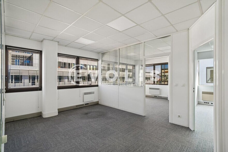 Bureau dans Châtillon à louer - Photo intérieure – Image 1 sur 8