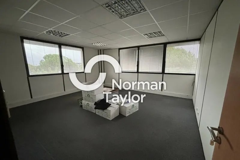 Local d’activités dans Montpellier à louer - Photo de l’immeuble – Image 3 sur 5